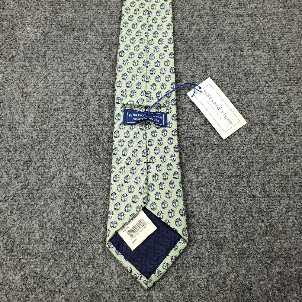 Vineyard Vines Georgetown Hoyas Silk Tie Bulldog Mascot Light Green Formal NEW - Picture 4 of 12